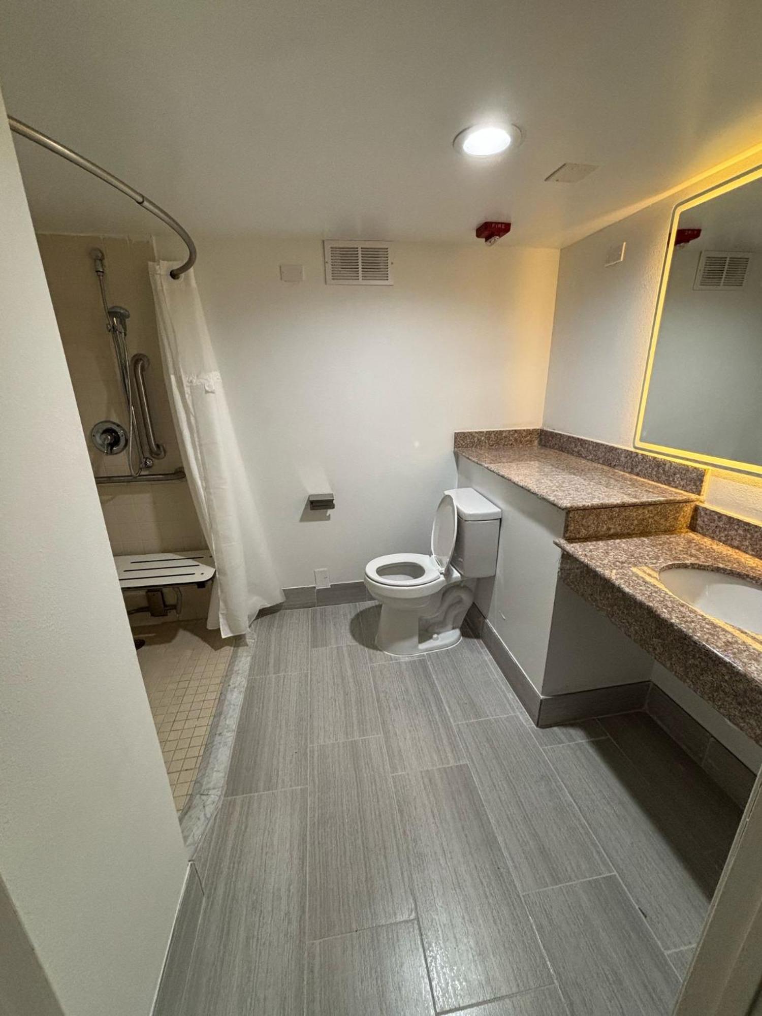 Days Hotel By Wyndham Williamsburg I-64 Extérieur photo